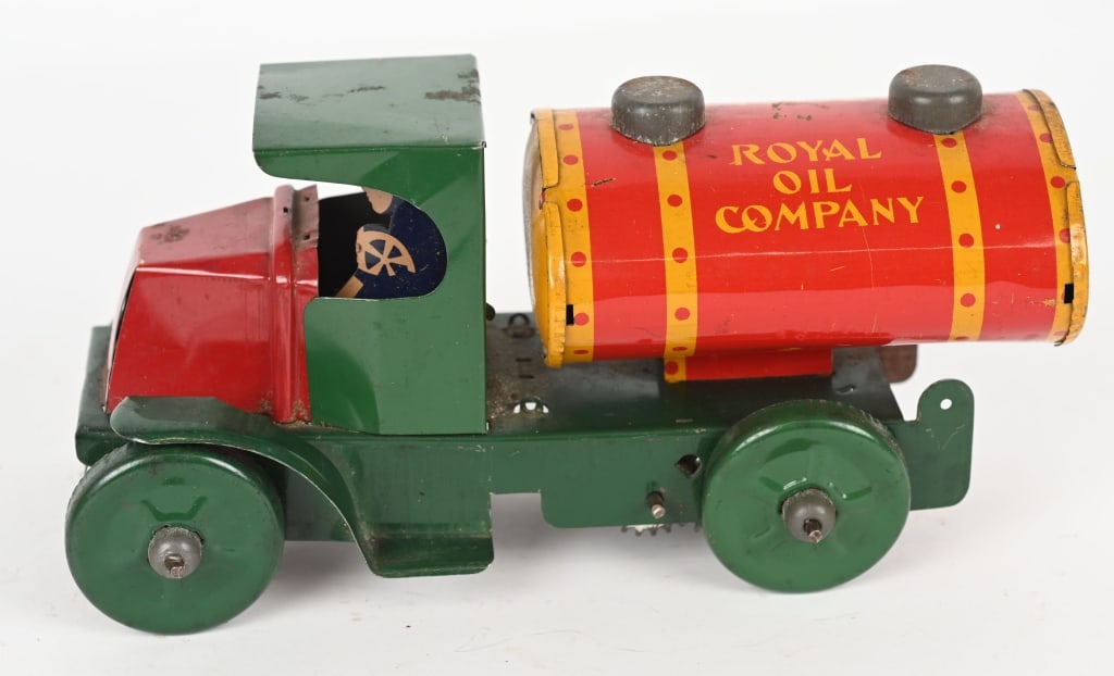 MARX TIN WINDUP MACK ROYAL OIL CO TANK TRUCK: All original with nice colors. Windup not working. 8 1/2" Excellent