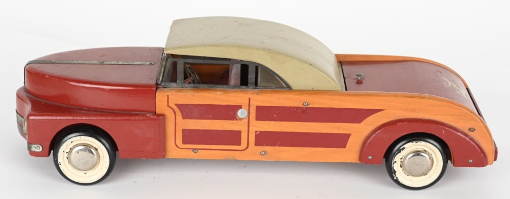 BUDDY L WOODEN WOODY CONVERTIBLE: All original War Time wooden Buddy L Woody Convertible. 17" Excellent