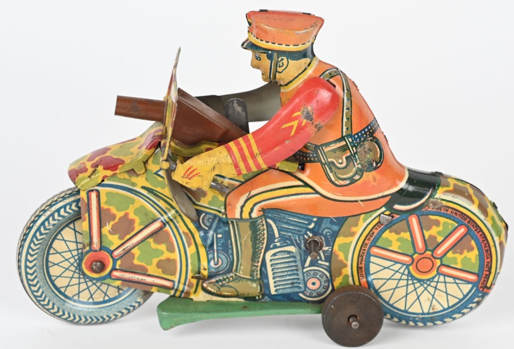 MARX TIN WINDUP MILITARY MOTORCYLE: Marx tin windup camouflage military motorcycle. Windup worked when tested. No key is included. 8" Very Good-Excellent