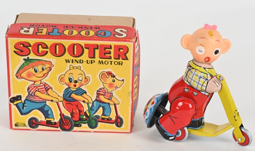 JAPAN TIN WINDUP SCOOTER w/ BOX (1 of 6)