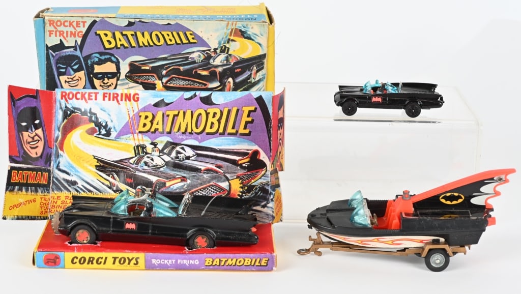 CORGI 1966 BATMOBILE w/ BOX, BAT BOAT & MORE (1 of 11)