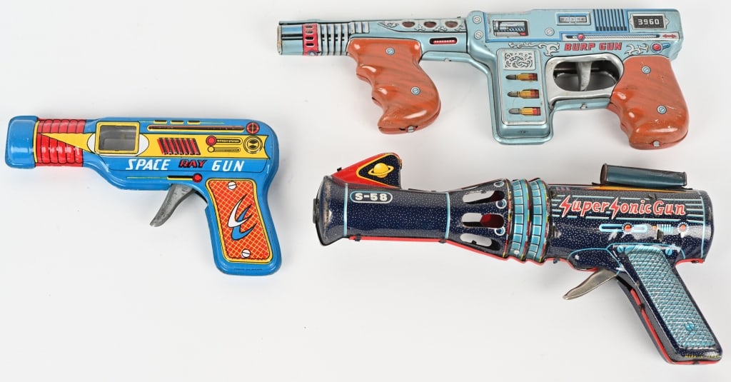 3- VINTAGE TIN SPACE GUNS: All original with nice colors and graphics. Largest 10" AS-IS