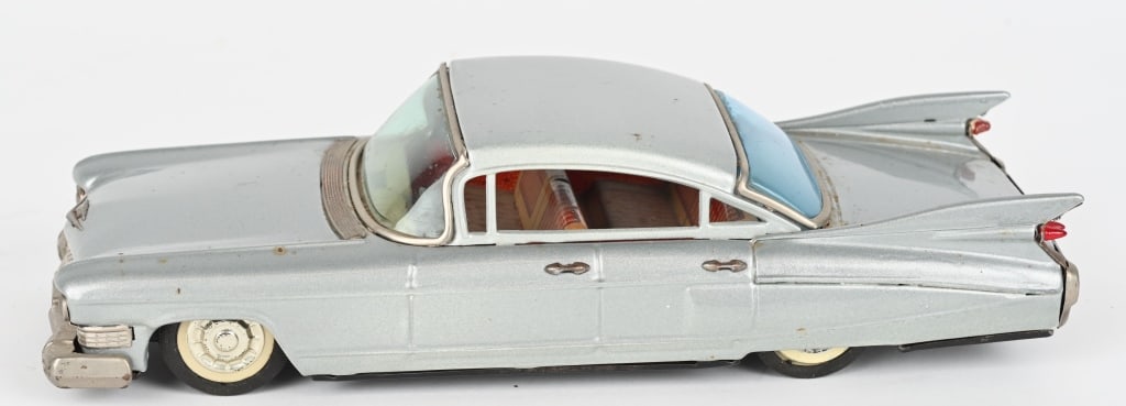 JAPAN TIN FRICTION CADILLAC SEDAN (1 of 6)