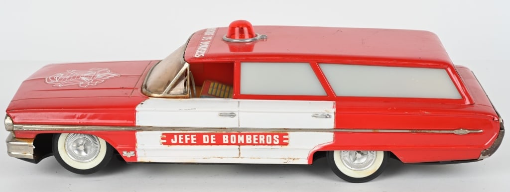 19" RICO BATTERY OP FORD FIRE STATION WAGON (1 of 9)