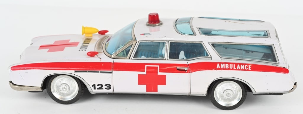 BUICK TIN FRICTION BUICK STATION WAGON AMBULANCE (1 of 8)