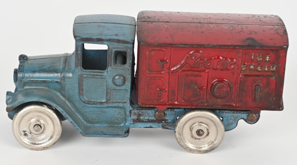 KILGORE CAST IRON ARCTIC ICE CREAM TRUCK (1 of 6)