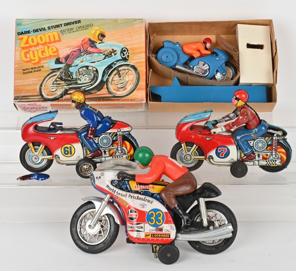 4- MECHANICAL RACING MOTORCYCLES (1 of 4)