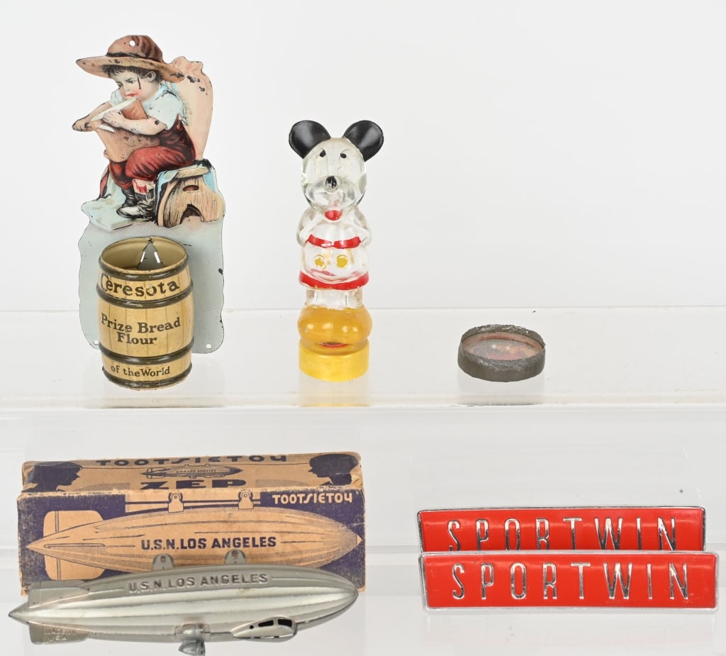 VINTAGE TOYS & ADVERTISING (1 of 7)