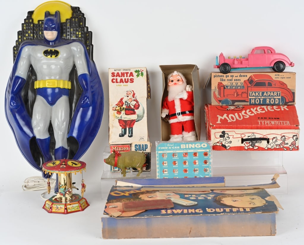 VINTAGE TOY LOT (1 of 10)