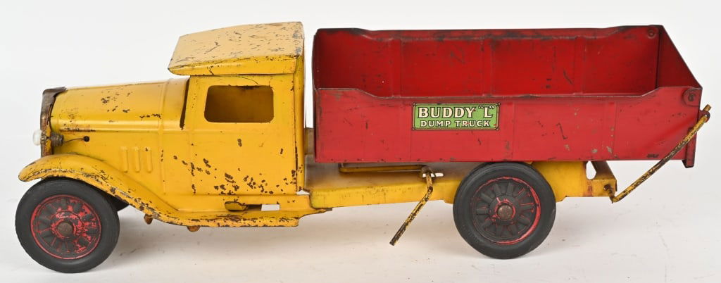 BUDDY L DUMP TRUCK w/ ELECTRIC HEADLIGHTS: All original with decent paint and decals. Truck has electric headlights. 19" Very Good-Excellent