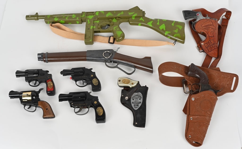 LOT OF VINTAGE TOY GUNS: Includes Dragnet Pistols, Fanner 50, Mares Leg, and More. Largest 18" Excellent AS-IS
