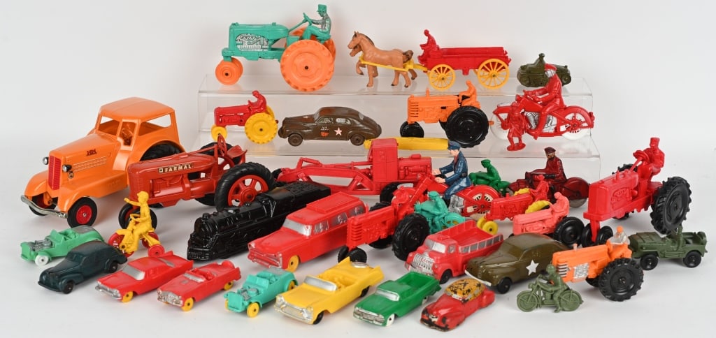 LARGE LOT OF PLASTIC AND DIECAST VEHICLES: Nice lot of tractors and various vehicles. Excellent