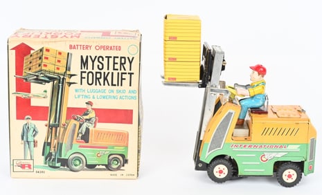 JAPAN BATTERY OP MYSTERY FORKLIFT w/ BOX