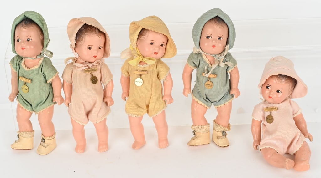 7" MADAME ALEXANDER DIONNE QUINT SET: Full set of all 5 Quints. All composition in original outfits. 7" Excellent