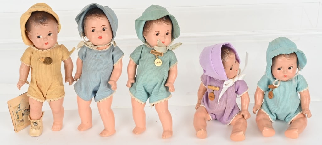 7" MADAME ALEXANDER DIONNE QUINT SET: Full set of all 5 Quints. All composition in original outfits. 7" Excellent