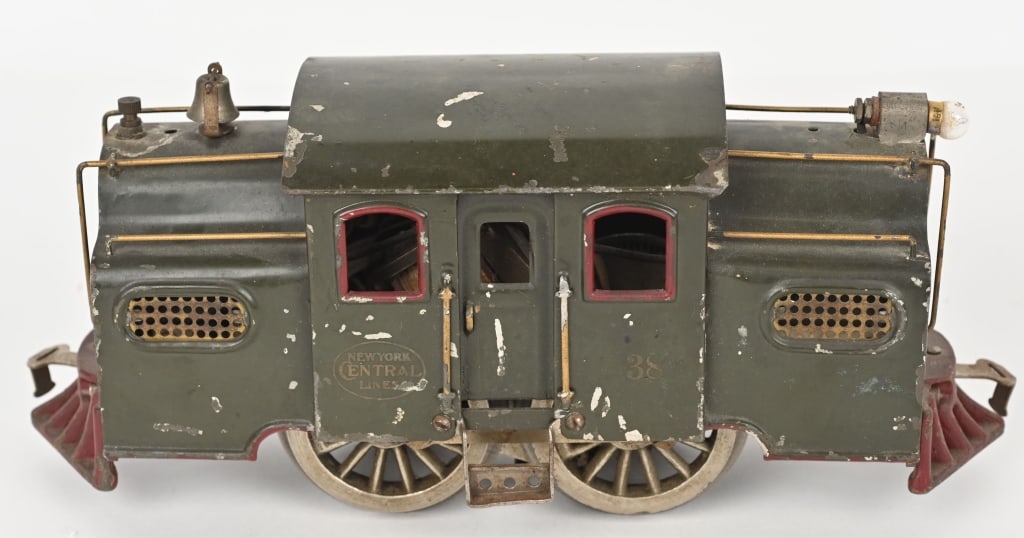 LIONEL PREWAR STANDARD GA 38 LOCOMOTIVE: Nice early Locomotive. All original condition. Has some normal wear. Very Good-Excellent