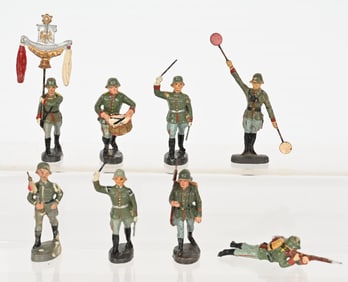 8- ELASTOLIN GERMAN SOLDIERS