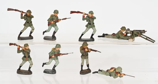 8- ELASTOLIN GERMAN SOLDIERS