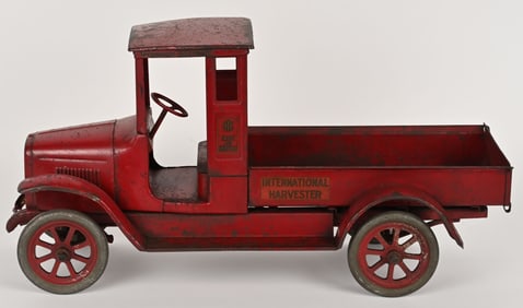 BUDDY L INTERNATIONAL RED BABY EXPRESS TRUCK