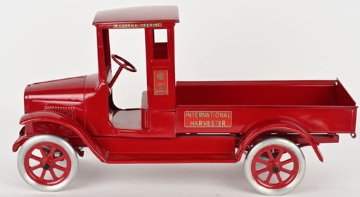 BUDDY L PRESSED STEEL INTERNATIONAL RED BABY