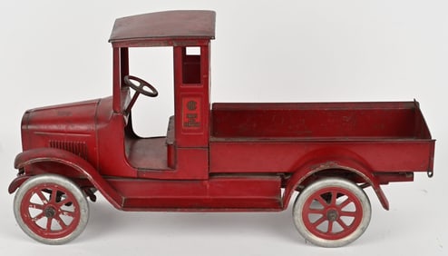 BUDDY L PRESSED STEEL INTERNATIONAL RED BABY