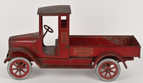 BUDDY L INTERNATIONAL RED BABY EXPRESS TRUCK