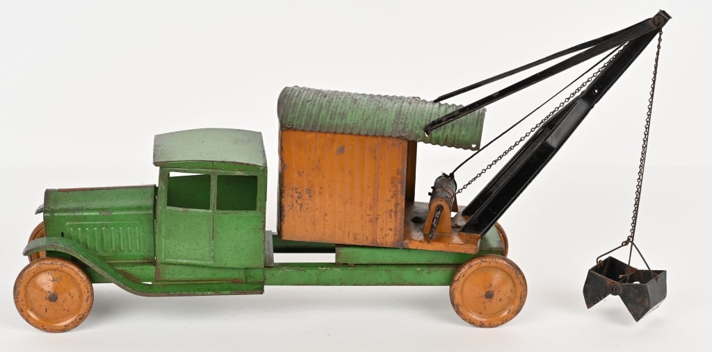 STEELCRAFT STEAM SHOVEL TRUCK: Original Steelcraft Marion Steam Shovel Truck. Decent original paint. A scarce truck in any condition. 25" Very Good-Excellent