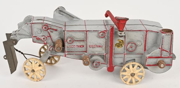 ARCADE CAST IRON McCORMICK DEERING THRESHER