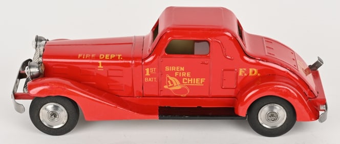 MARX TIN WINDUP SIREN FIRE CHIEF CAR
