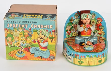 JAPAN BATTERY OP SERPENT CHARMER w/ BOX