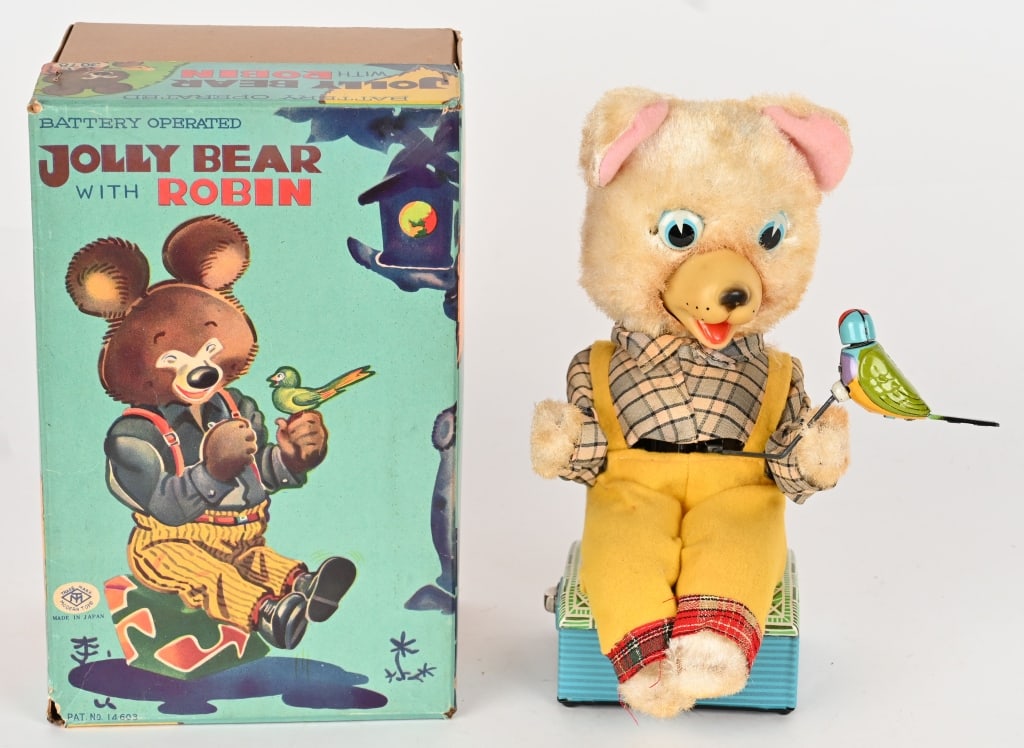 MT BATTERY OP JOLLY BEAR & ROBIN w/ BOX: Japan battery operated Jolly Bear with Robin. All original and in great condition. Clean battery box. Worked when tested. Scarce toy. Boxed 10" Excellent