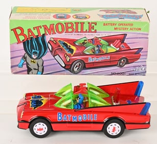 TAIWAN BATTERY OP BATMOBILE w/ BOX