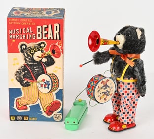 JAPAN BATTERY OP MUSICAL MARCHNG BEAR w/ BOX