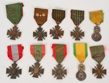 WW1 & WWII FRENCH MEDAL LOT CROIX DE GUERRE WWI