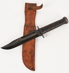 WWII US MARINE KABAR FIGHTING KNIFE W SCABBARD WW2