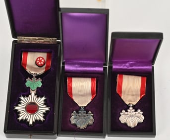 WWII IMPERIAL JAPANESE MEDAL ORDER OF RISING SUN
