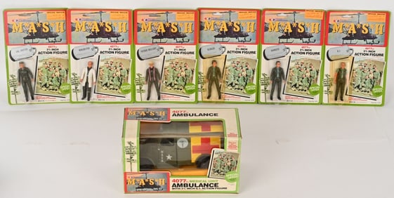 MASH AMBULANCE & 6 ACTION FIGURES MIP