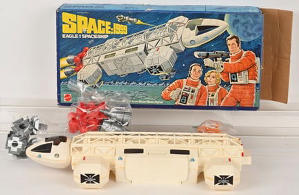 MATTEL SPACE 1999 EAGLE 1 SPACESHIP w/ BOX