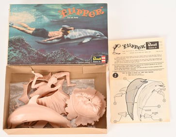 1965 REVELL FLIPPER MODEL KIT