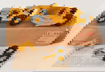 VINTAGE REUHL CATERPILLAR DW10 SCRAPER & BOX