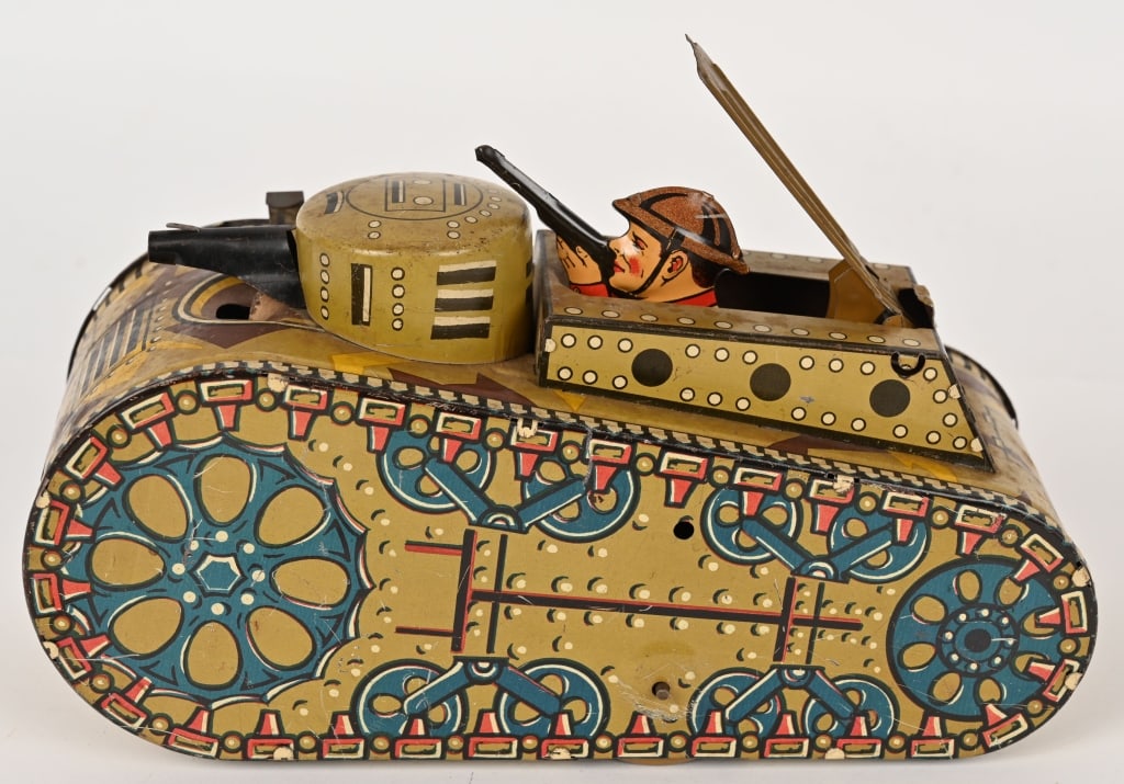 MARX TIN WINDUP DOUGHBOY TANK (1 of 4)