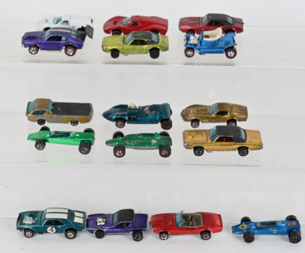 16- HOT WHEELS RED LINES (1 of 8)