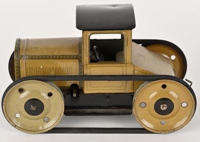 BING CLOCKWORK TRACTOR ON TREADS