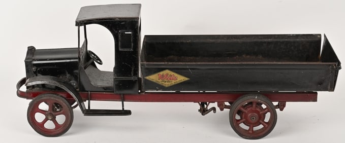 KELMET PRESSED WHITE STEEL DUMP TRUCK