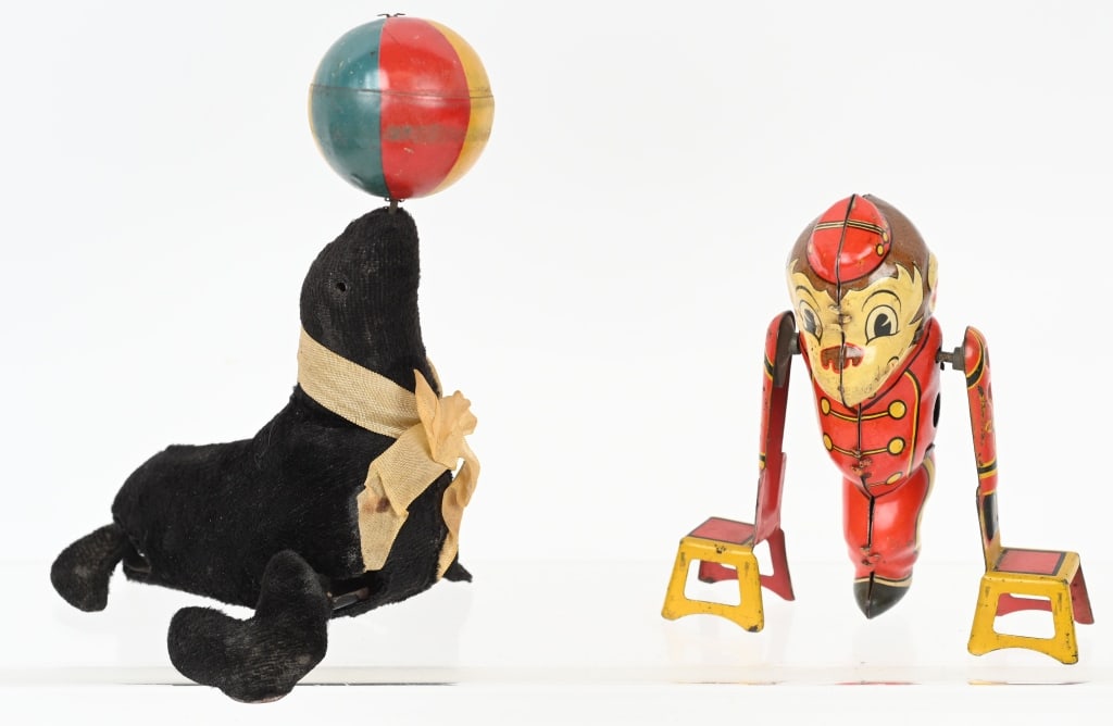 MARX TIN WINDUP BELLHOP MONKEY & JAPAN SEAL (1 of 4)