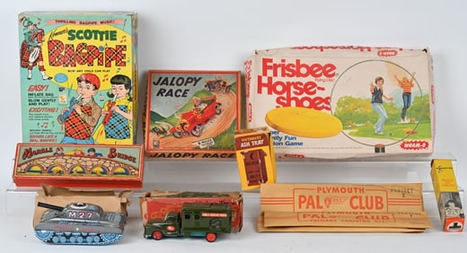 LOT OF VINTAGE TOYS