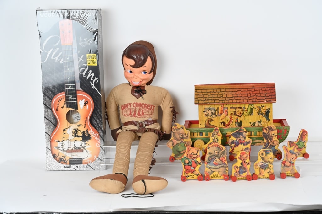 HUGE LOT OF TOYS, HOT WHEELS, NOAHS ARK & MORE (1 of 14)