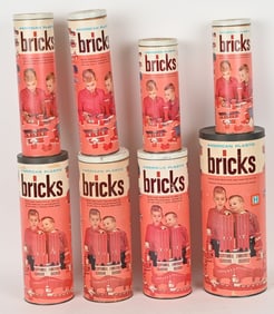 LARGE LOT AMERICAN PLASTIC BRICKS w/ BOXES