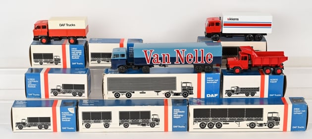 9- LION CAR 1:20 DIECAST DAF TRUCK MIB