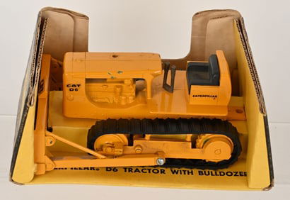 ERTL CATERPILLAR D6 TRACTOR BULLDOZER MIB